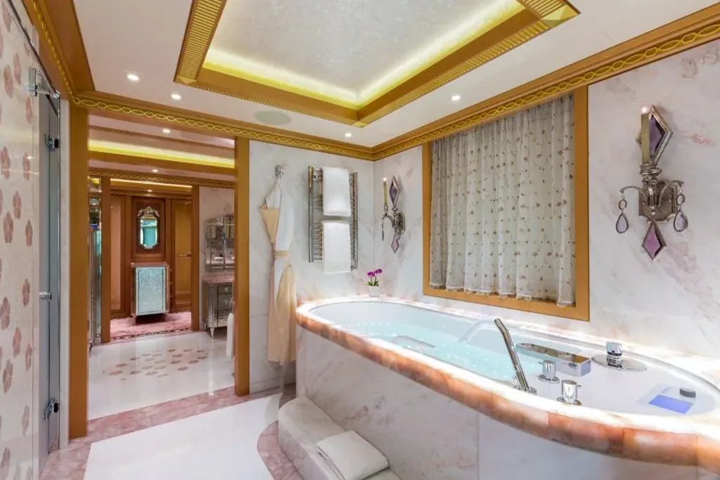 Solandge, photo 13 of 18